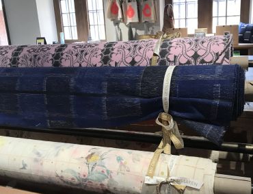 Reading through interpretation: New Leiden Clothes